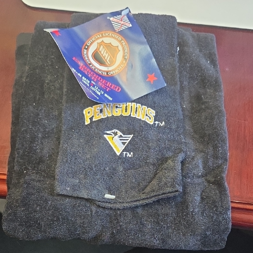 Pittsburgh Penguins Bath Towel Set.